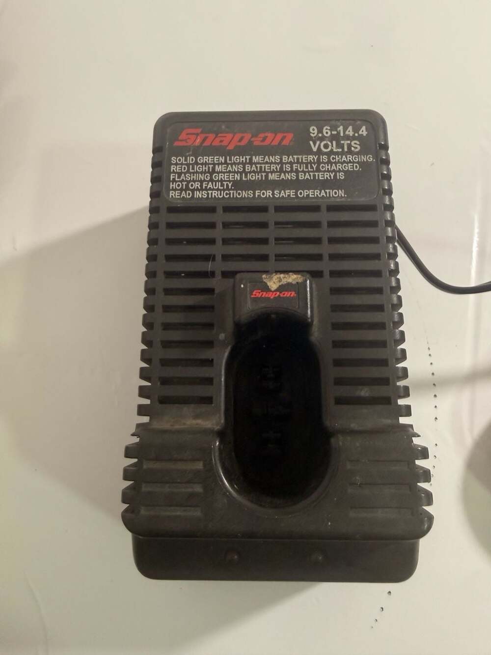 Snap-on 9.6-14.4V Battery Charger